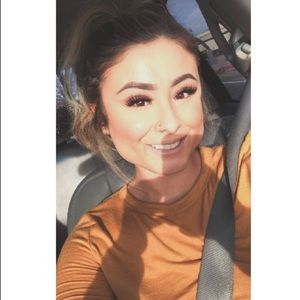 Meet your Posher, Yessenia